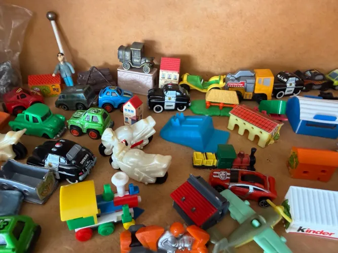 Lote brinquedos diversos (contém 2 lotes nessa foto.)