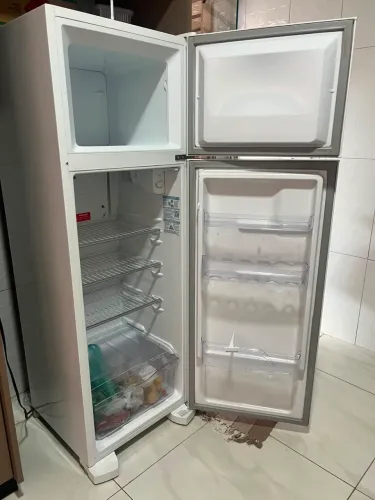 Geladeira em ótimo estado