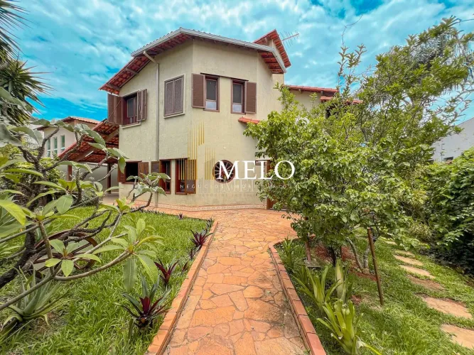 Belíssima Casa a Venda no Bairro Garças por R$1.700.000,00!!!