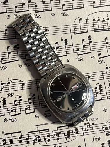 Relógio Seiko 5 Automatic Vintage 21 Jewels Mostrador Preto (Ref. 6119-7083)