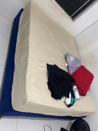 CAMA DE CASAL À VENDA ? ÓTIMA OPORTUNIDADE! 