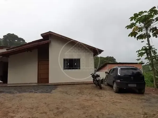 Vendo ótima casa em Juquitiba bairro sitio da fazendinha com 2 quartos, sala, cozinha, ban