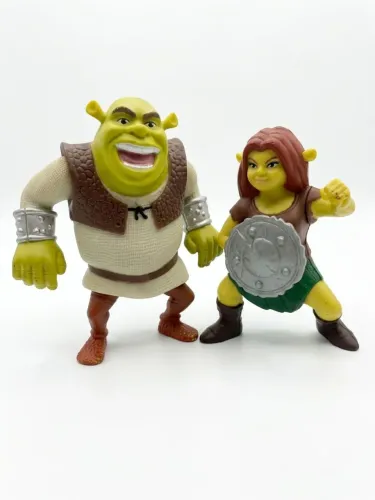 Brinquedos colecionáveis - shrek e fiona