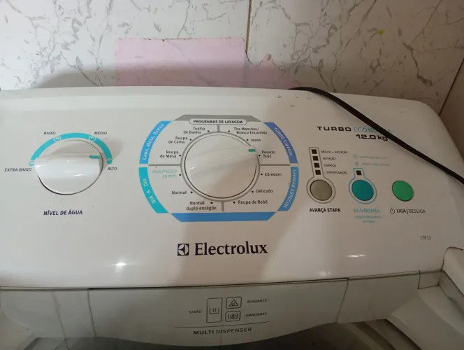 Máquina de lavar roupa 12 kg tamanho de 15 boa pra lavar edredom