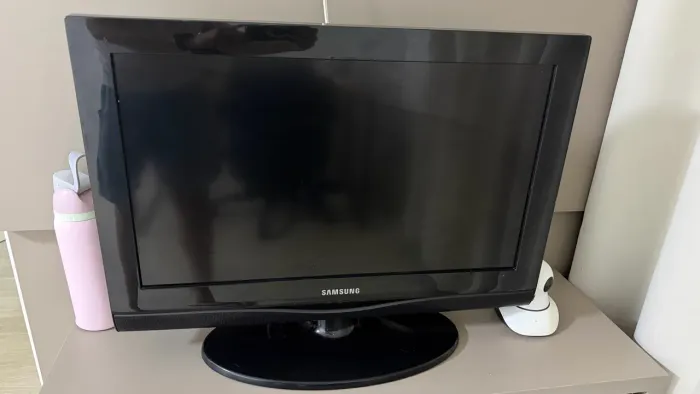 Vendo TV Samsung LCD com Google Chromecast original