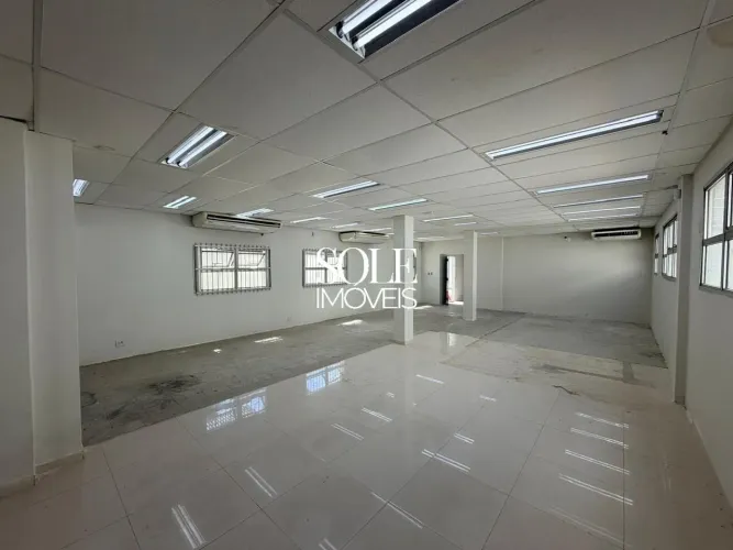 Prédio Comercial na Vila Arens, Jundiaí,SP com 13 Vagas | 356m² Construídos e Terreno de 8