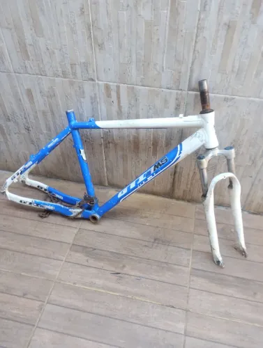 Quadro de bicicleta GTI aro 26