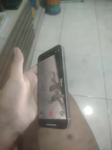 Vende se iPhone 13