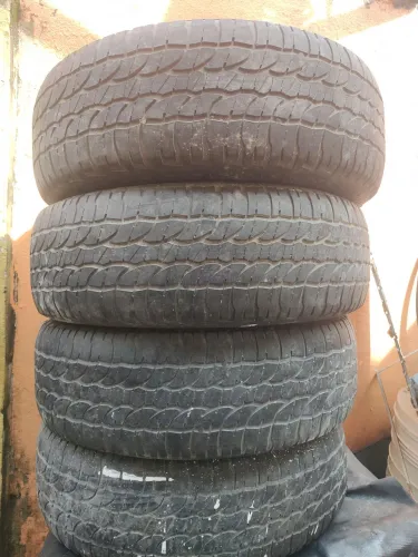 Vendo 4 pneus aro 16 usado 