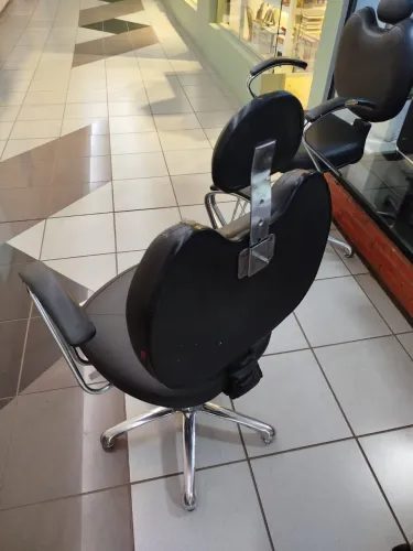 Vende-se cadeira de escovaria