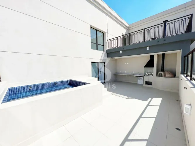Vendo cobertura de alto padrão, 312 metros, três suítes duas varandas, piscina e churrasqu