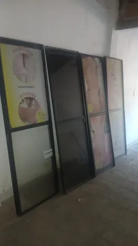 Porta de alumínio com vidro