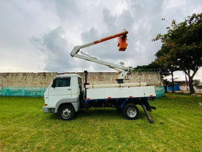 Caminhão 5-140 delivery
