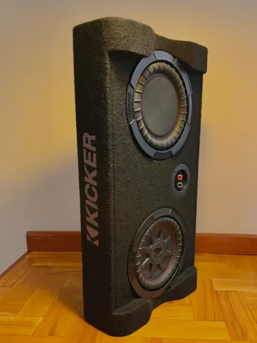 Sub woofer kicker (som automotivo)