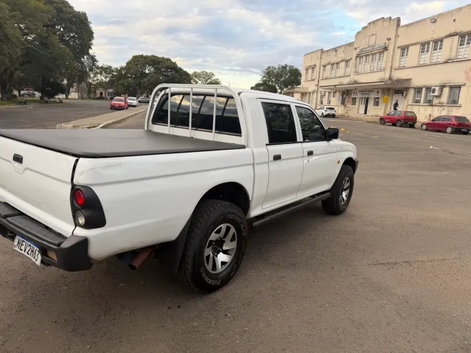 Mitsubishi L200 GL 2.5 4X4 CD Diesel 2012