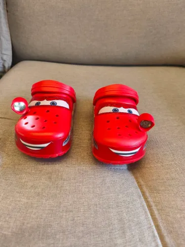 Crocs m8 relâmpago McQueen Marquinhos 39 pronta entrega com luzes 