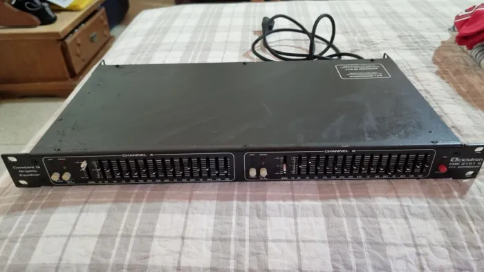 Ciclotron CGE 2151 S equalizador.  