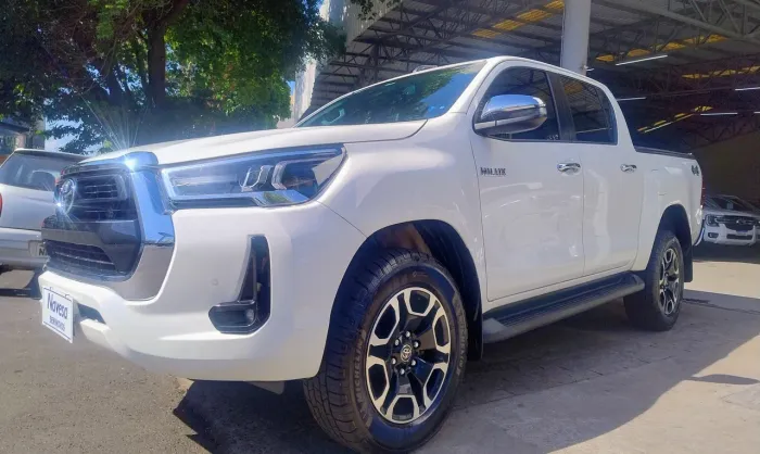 Toyota Hilux CD SRV 4X4 2.8 TDI Diesel Aut. 2025