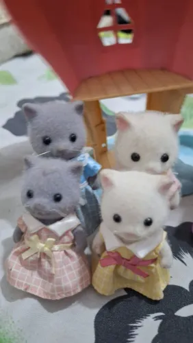 Família de gatos persas Sylvanian Families