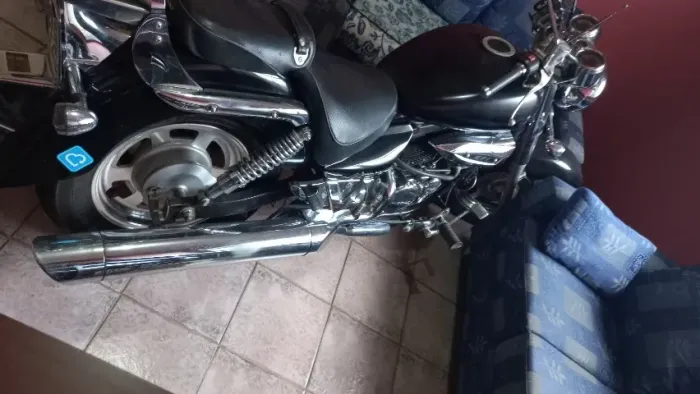 Vendo Moto MUITO CONSERVADA!