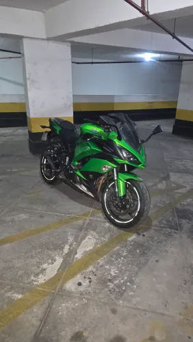 Kawasaki Ninja Tourer a única do OLX