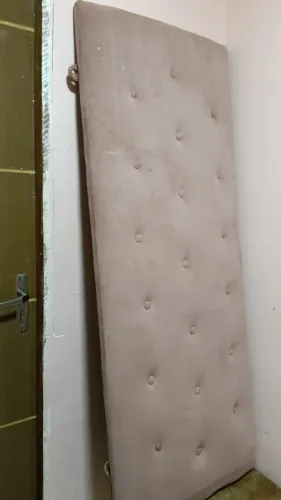 Cabeceira de cama box rosa .