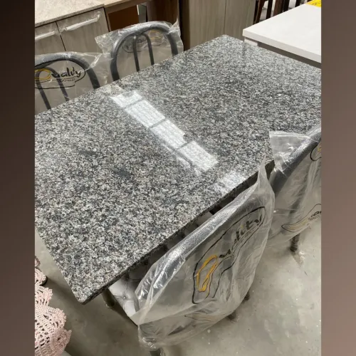 Mesa de granito 4 cadeiras - entrego