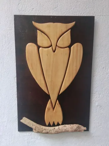 Painel artesanal coruja 36 x 56 cm em embuia e pinus