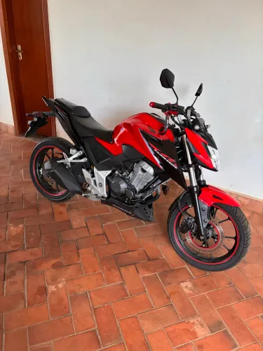 Honda CB300F 2023/2024 ABS EM DIAS
