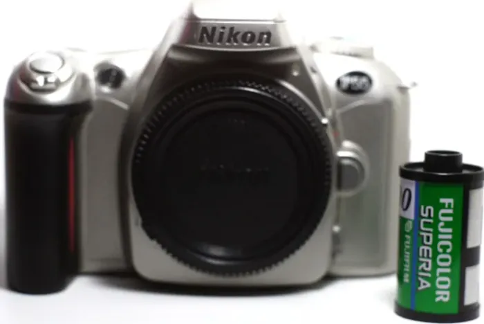 Câmera Analógica Nikon F55 Slr Funcionando Raridade