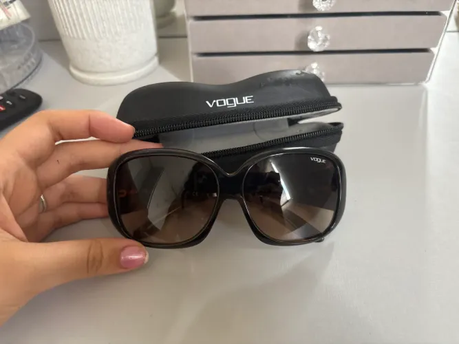 Óculos de sol - Vogue