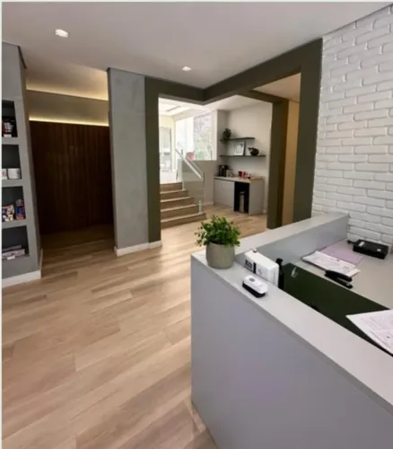 SALA COMERCIAL PREMIUM PARA PROFISSIONAIS DA SAÚDE AMBIENTE MODERNO ELEGANTE E FUNCIONAL
