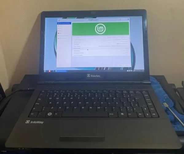 Notebook Itautec Infoway A7420 AMD C-50 4GB RAM HD 320GB - No Estado / Ler Descrição