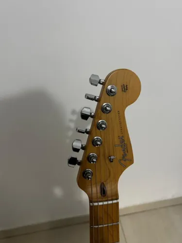 Vendo guitarra FENDER American Standard Korona Califórnia 2011