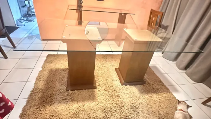Mesa de jantar e aparador 