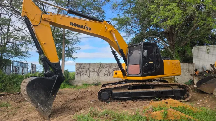 KOMATSU PC200