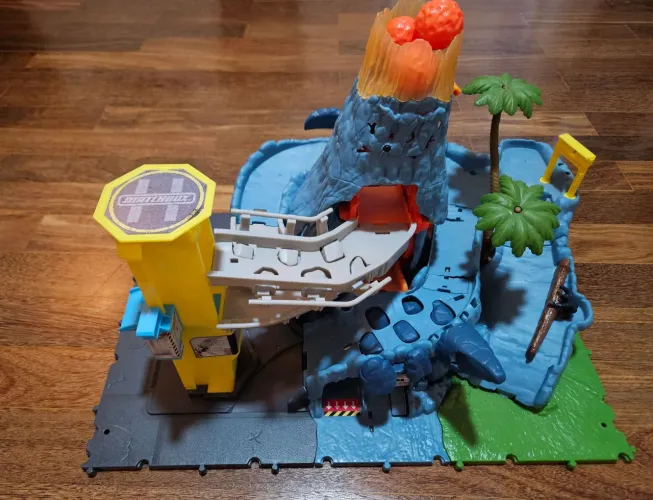 Matchbox Action Drivers Volcano Rescue Playset