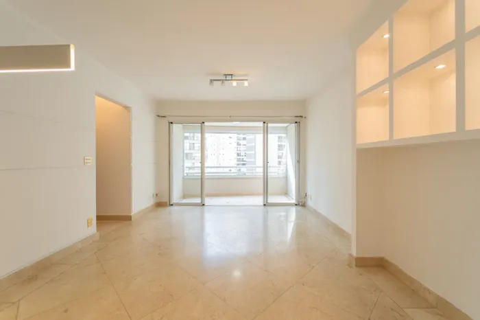 Apartamento para venda em Moema com 4 quartos, sendo 1 suíte, 104m²