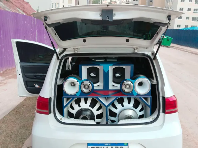 Som automotivo
