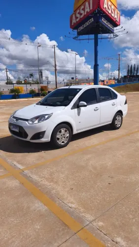 Ford Fiesta Sedan SE 1.6 8V Flex 4P 2014