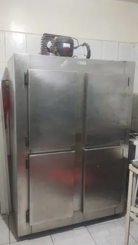 Câmara fria 4 portas geladeira industrial 