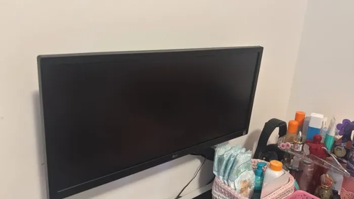 Monitor LG UltraWide 26WQ500 26" 21:9 IPS com suporte de mesa (sem base)