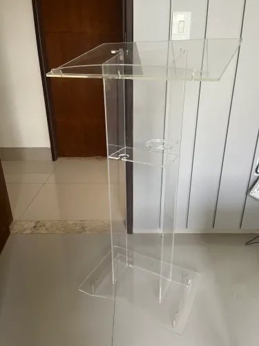 Pupto em acrilico