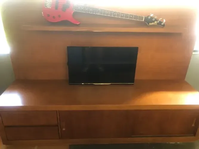 Home Theater em madeira medida 2000 comprimento painel 1400