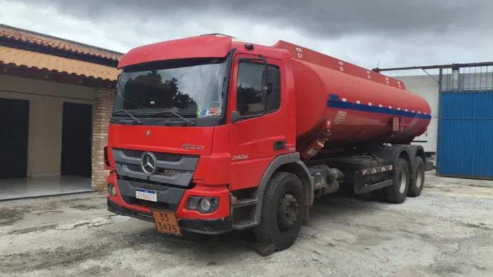 Caminhão tanque 20 mil litros