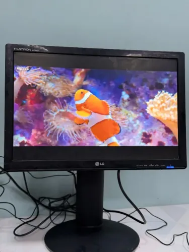 Monitor LCD 19 Polegadas LG W1942P com Entrada DVI e VGA - Barato  