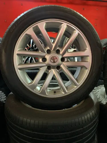 Roda SW4 2013 aro 20 com pneu 265/50 usado 