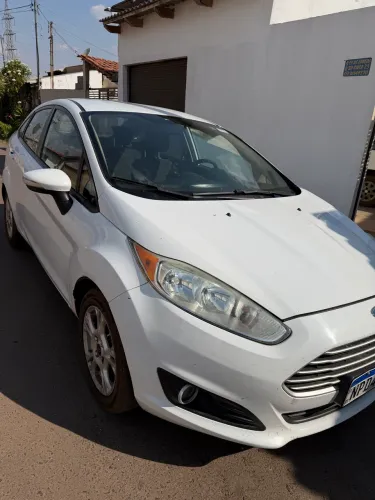 Ford Fiesta Sedan SE 1.6 16V Flex 4P 2014