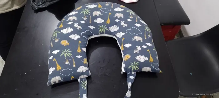 Almofada de amamentação com capa lavável - Menino ou Menina (escolher na compra)