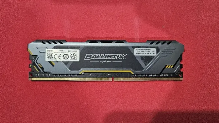 Memória Crucial Ballistix Sport AT Gray 8GB, 2666MHz, DDR4, - BLS8G4D26BFSTK